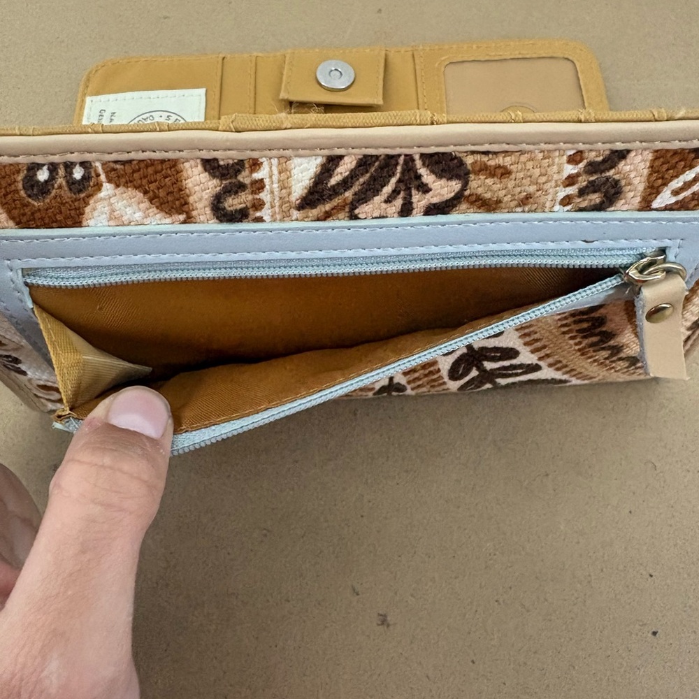 Spartina Clutch Purse - Brown and Whtie, 15 Card Slots, Clear ID Slot - Picture 6 of 7